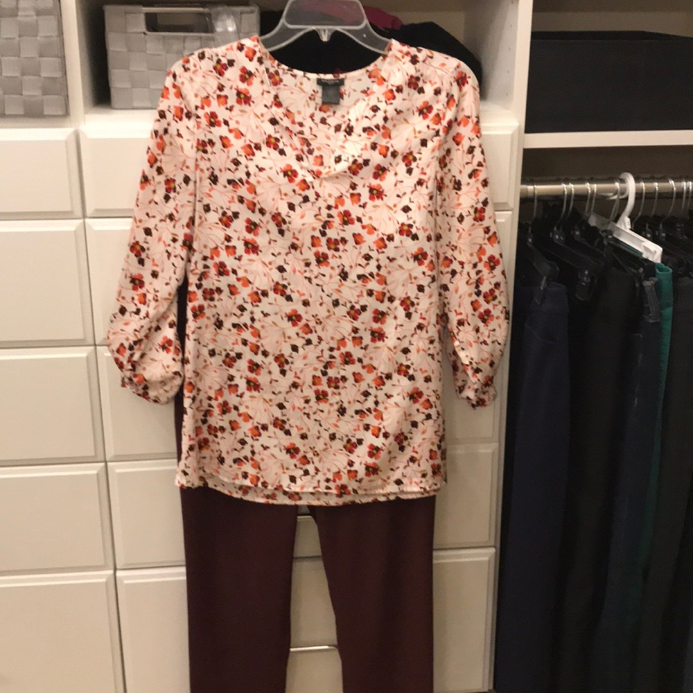 Ann Taylor white pink and maroon floral blouse